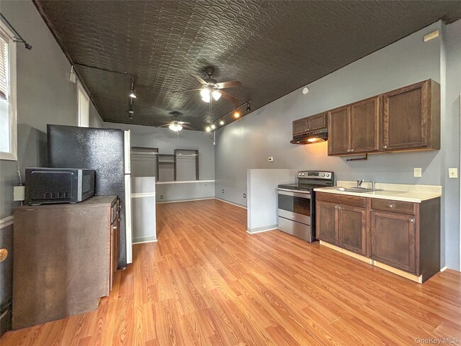 51 Worrall Ave in Poughkeepsie, NY - Building Photo - Building Photo