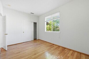 3670 El Encanto Dr in Calabasas, CA - Building Photo