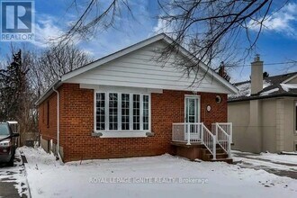 19 Bardwell Crescent in Toronto, ON - Building Photo - Building Photo