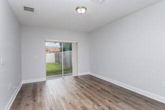 774 Lucaya Dr in Kissimmee, FL - Foto de edificio - Building Photo