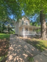 1114 N Flora Ave in Peoria, IL - Foto de edificio - Building Photo