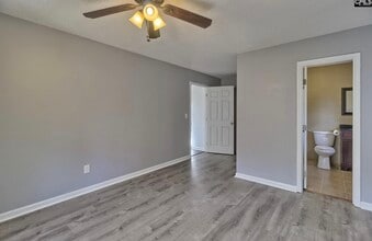 1 Courtyard Ln in Columbia, SC - Foto de edificio - Building Photo