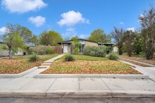 142 Shady Rill in San Antonio, TX - Building Photo