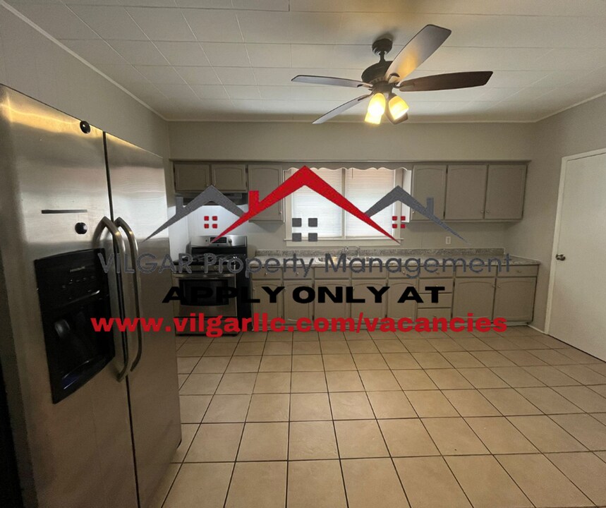 2426 Schrage Ave in Whiting, IN - Building Photo