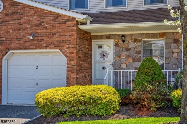 675 Raritan Rd in Clark, NJ - Building Photo - Building Photo
