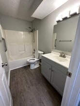 475 Raymond Road, Unit 2 in Shepherdsville, KY - Building Photo - Building Photo