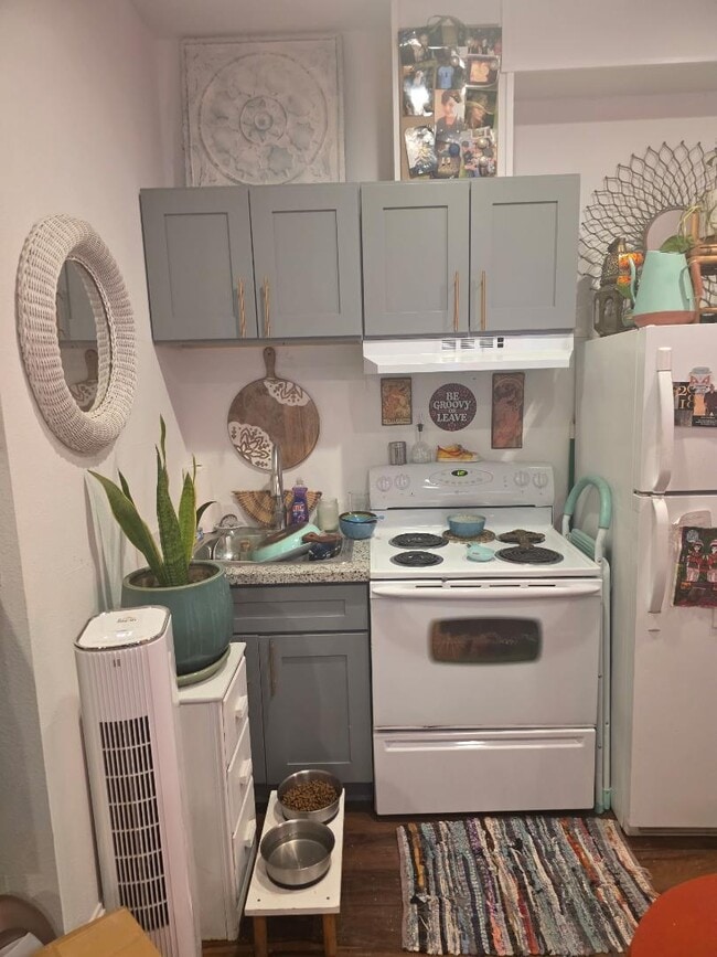 337 E Main St in Klamath Falls, OR - Building Photo - Building Photo