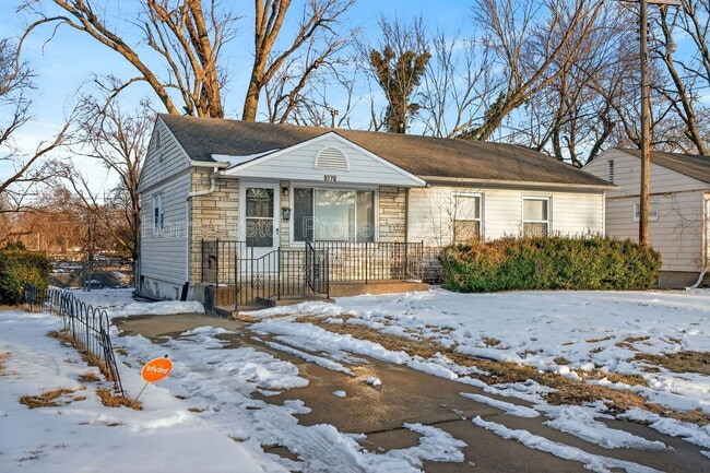 9770 Scottdale Dr in St. Louis, MO - Building Photo - Building Photo