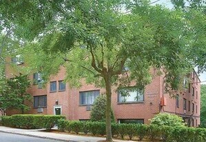 205 Kent St, Unit 18 in Brookline, MA - Building Photo