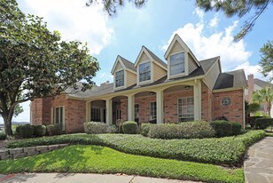 Park Falls in Houston, TX - Building Photo