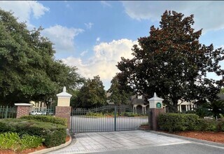 7800 Point Meadows Dr in Jacksonville, FL - Foto de edificio - Building Photo