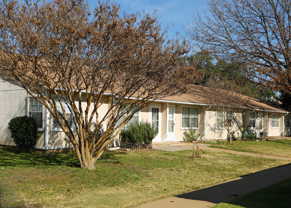 Vega Place Apartments in Fort Worth, TX - Foto de edificio