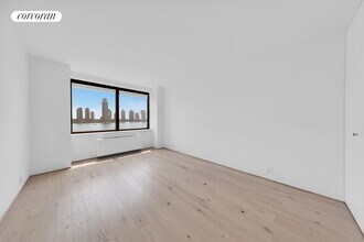 415 E 37th St in New York, NY - Building Photo - Building Photo