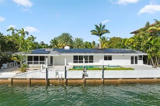 1250 NE 87th St in Miami Shores, FL - Building Photo - Building Photo