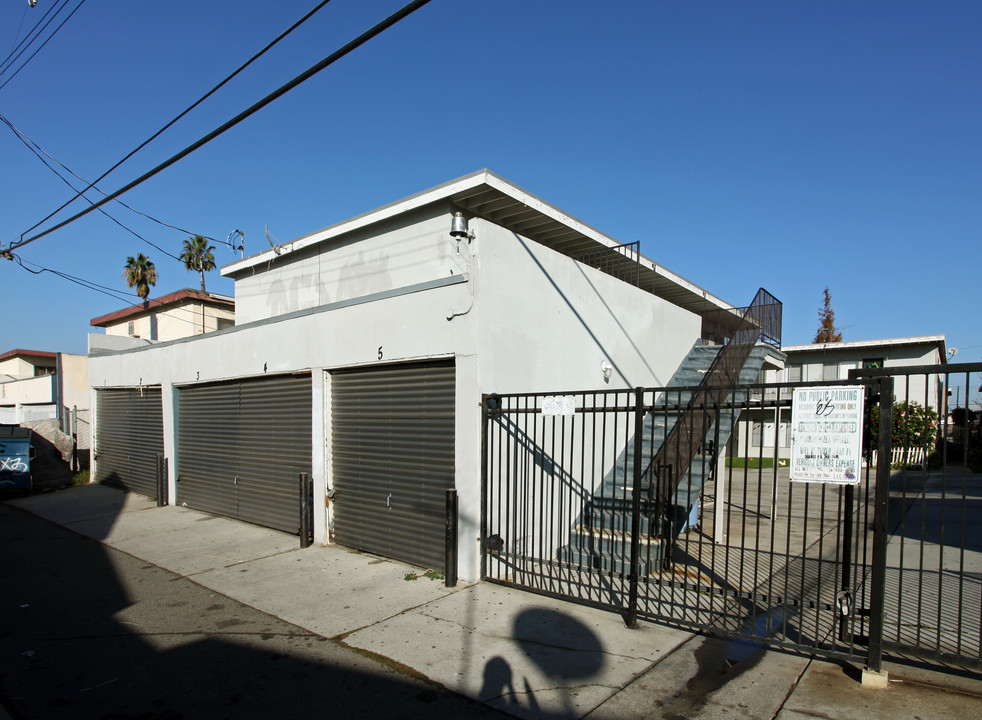 140 W Wilson Ave in Orange, CA - Building Photo