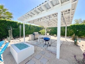 2719 E Ventura Rd in Palm Springs, CA - Building Photo - Building Photo