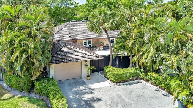 2107 Wightman Dr in Wellington, FL - Building Photo - Building Photo