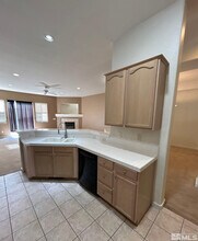 939 Turnberry Dr in Sparks, NV - Building Photo - Building Photo