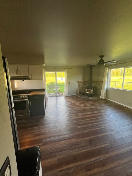 9179 Harrison Rd in Sedro Woolley, WA - Building Photo