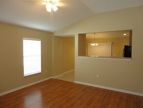 11912 Mango Groves Blvd in Seffner, FL - Building Photo - Building Photo