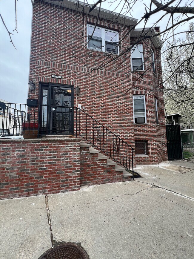 1108 Paterson Plank Rd, Unit B in North Bergen, NJ - Building Photo - Building Photo
