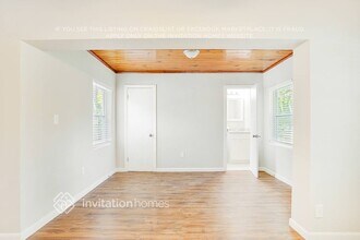 1115 N Powers Dr in Orlando, FL - Foto de edificio - Building Photo