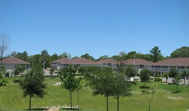 Arbor Villa in Port Richey, FL - Foto de edificio - Building Photo