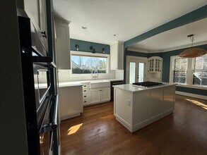 1036 NE Cowls St in McMinnville, OR - Building Photo - Building Photo