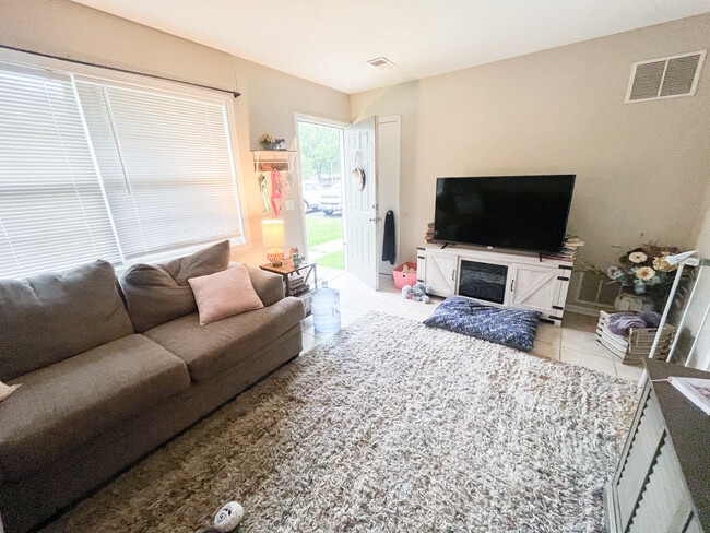 916 E Market St in Warrensburg, MO - Building Photo - Building Photo