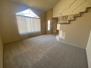 823 W Sherri Dr in Gilbert, AZ - Building Photo - Building Photo