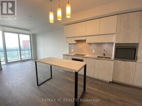 8 Eglinton Ave E in Toronto, ON - Building Photo - Building Photo
