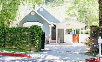 818 N Beverly Glen Blvd in Los Angeles, CA - Building Photo