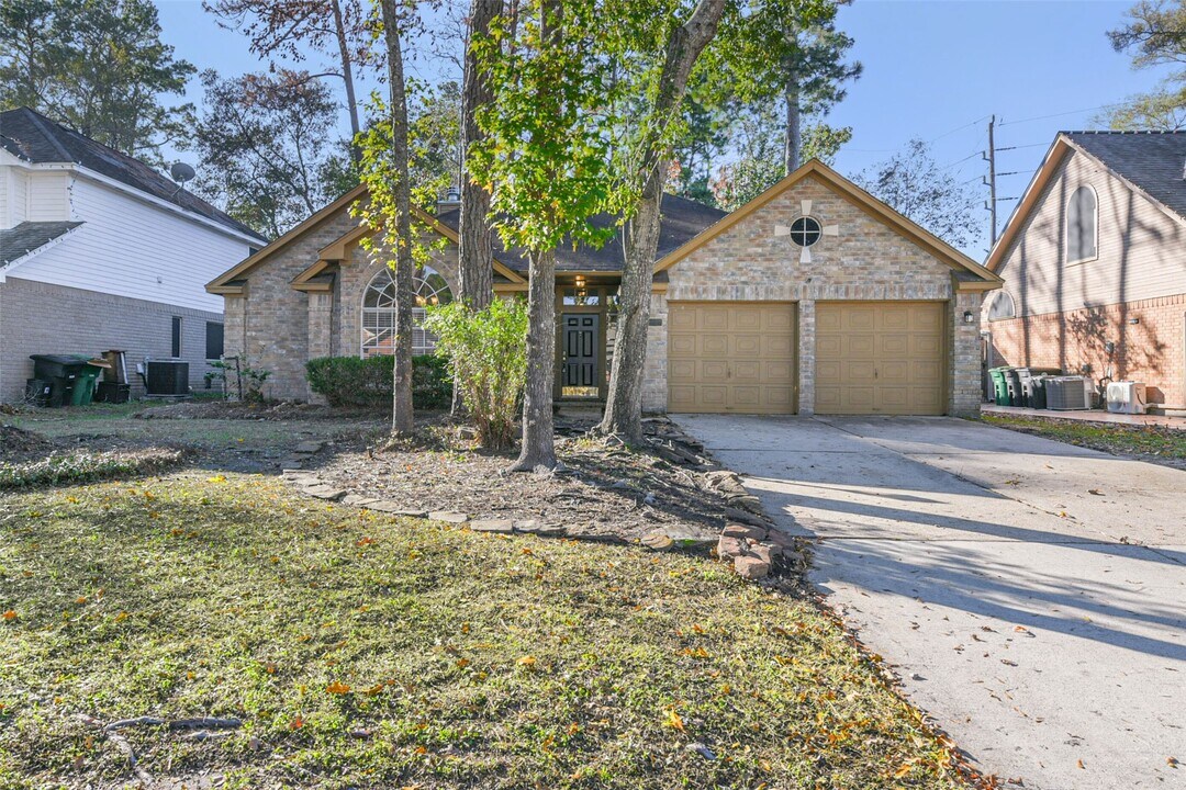 5507 Village Springs Dr in Humble, TX - Building Photo