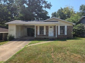 1011 Ferrell Dr in Jacksonville, AR - Building Photo