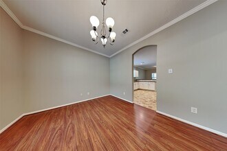 10 Prairie Oak Dr in Conroe, TX - Building Photo - Building Photo