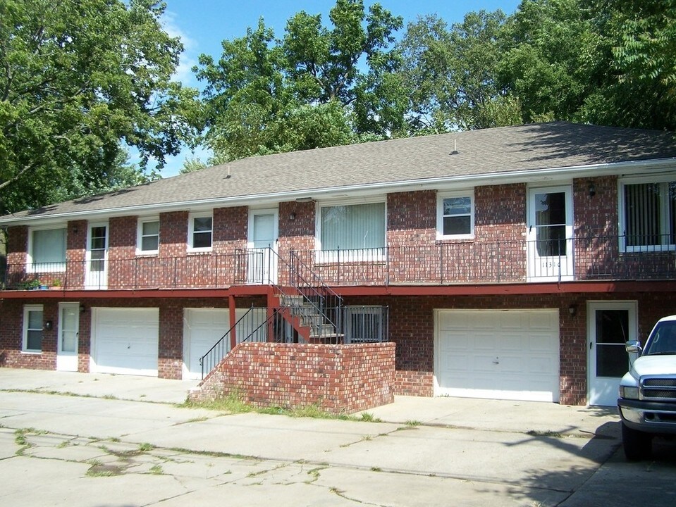 11312 E Lexington Ave in Sugar Creek, MO - Building Photo
