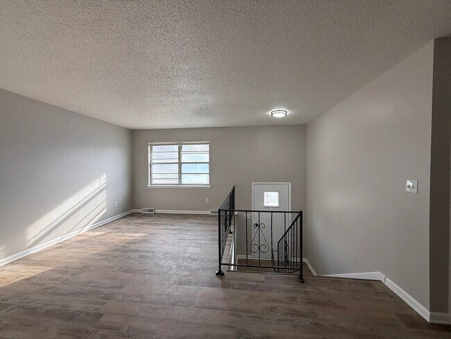 7310 Hartford Ave in Kansas City, KS - Building Photo - Building Photo