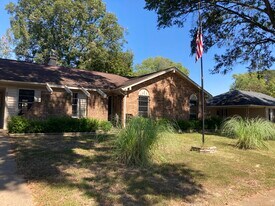 5024 Clear Creek Dr in Millington, TN - Building Photo