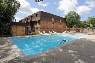 Bridgewood Estates in Sioux Falls, SD - Foto de edificio - Building Photo