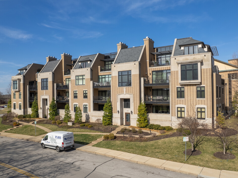 Clayton Park Place in Clayton, MO - Foto de edificio