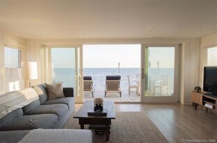 39 Point Beach Dr in Milford, CT - Building Photo