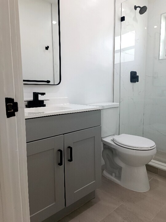 2489 SW 27th St in Miami, FL - Building Photo