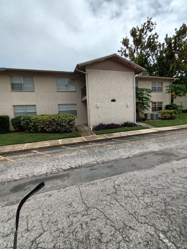 property at 1906 Honour Rd
