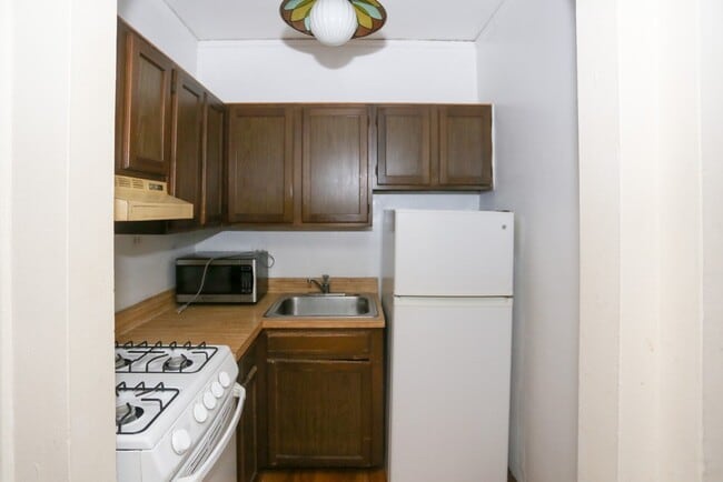 842 W Wolfram St, Unit 201 in Chicago, IL - Foto de edificio - Building Photo