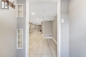 274-274 Ossington Ave in Toronto, ON - Building Photo - Building Photo