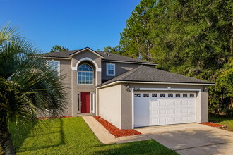 2905 Stonegate Ln in Middleburg, FL - Foto de edificio - Building Photo