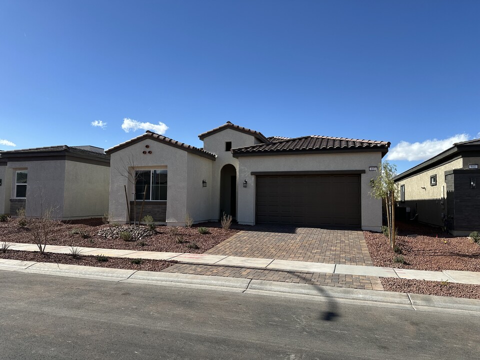 857 Bittern Lk St in Henderson, NV - Building Photo