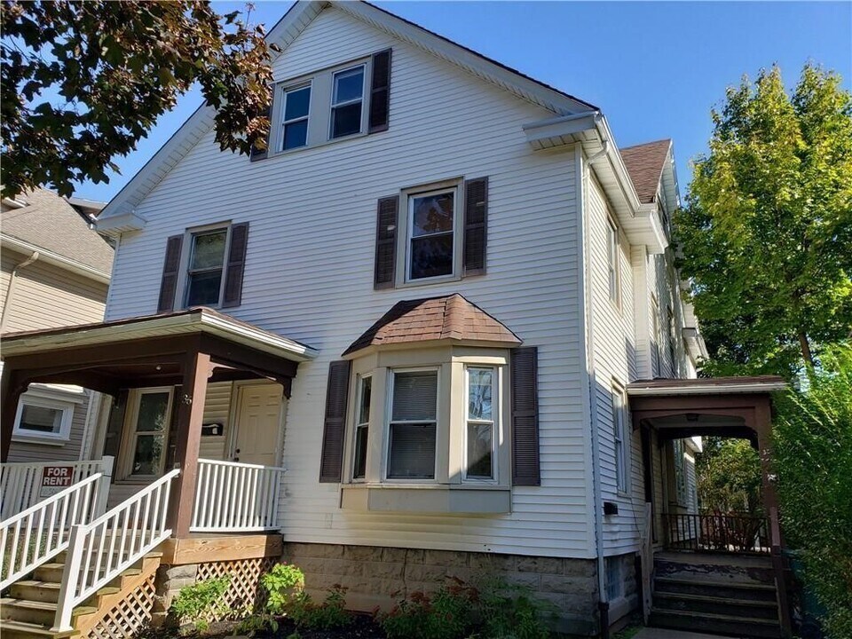 38 Berkshire St in Rochester, NY - Building Photo