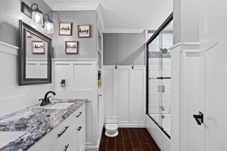 3689 Suzanne Way in Redding, CA - Building Photo - Building Photo