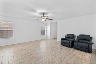 23 Violet Ave in McAllen, TX - Building Photo - Building Photo